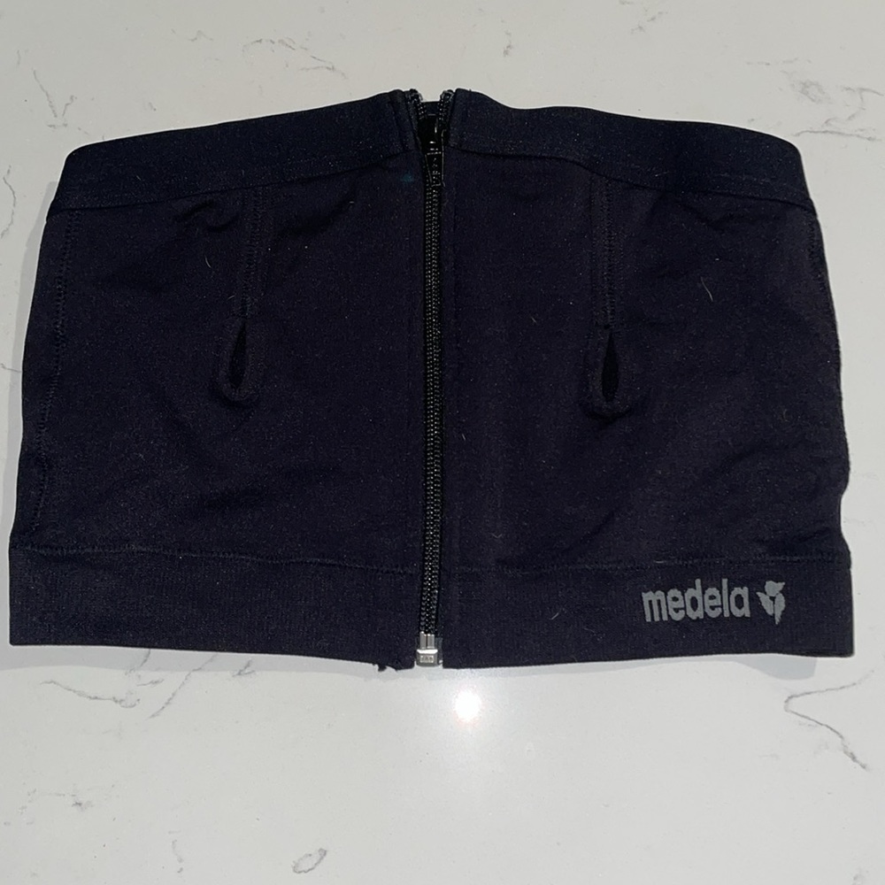 Medela nursing pumping bra womens medium black with zipper used only once